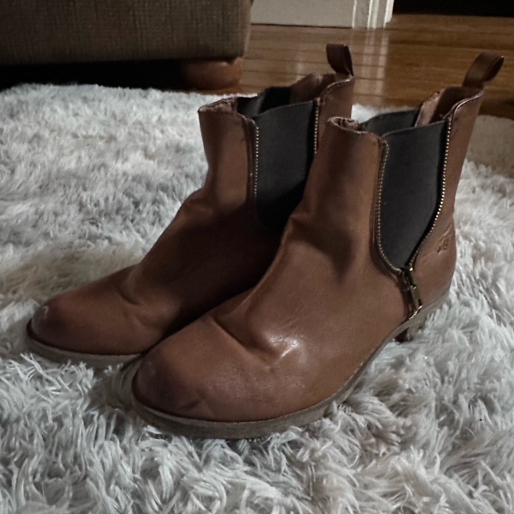 Rocket Dog short boots wmn size 8.5
